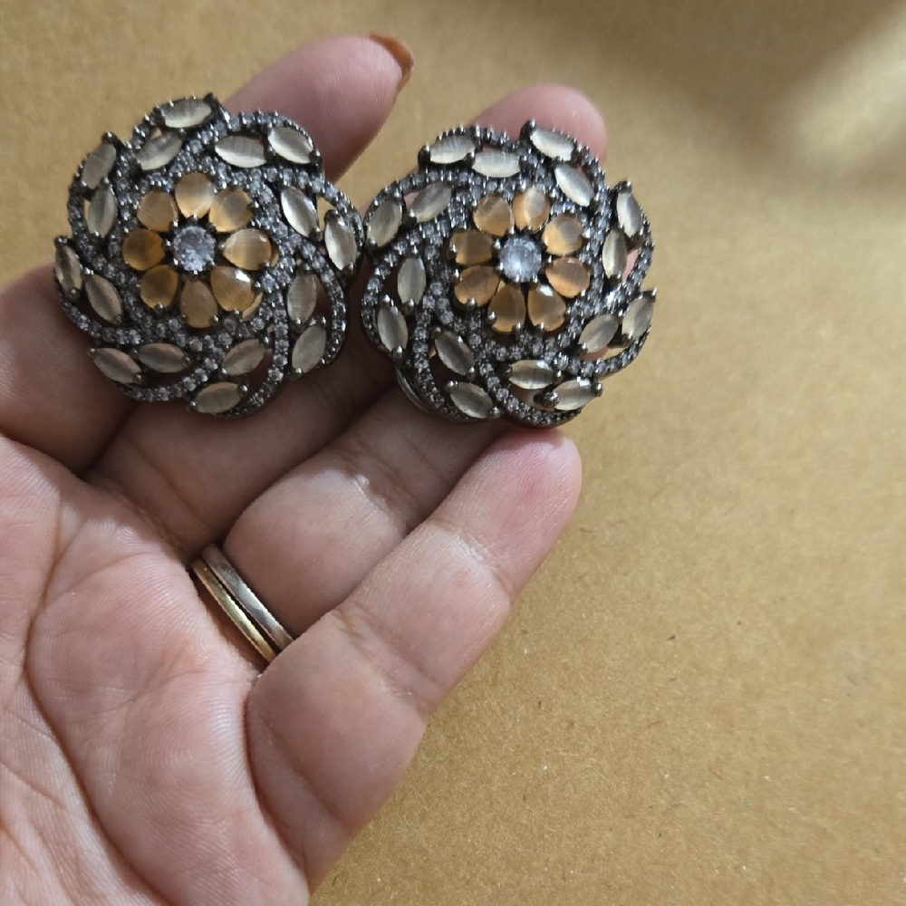 Indian Elegant Peach and Silver Floral Earrings